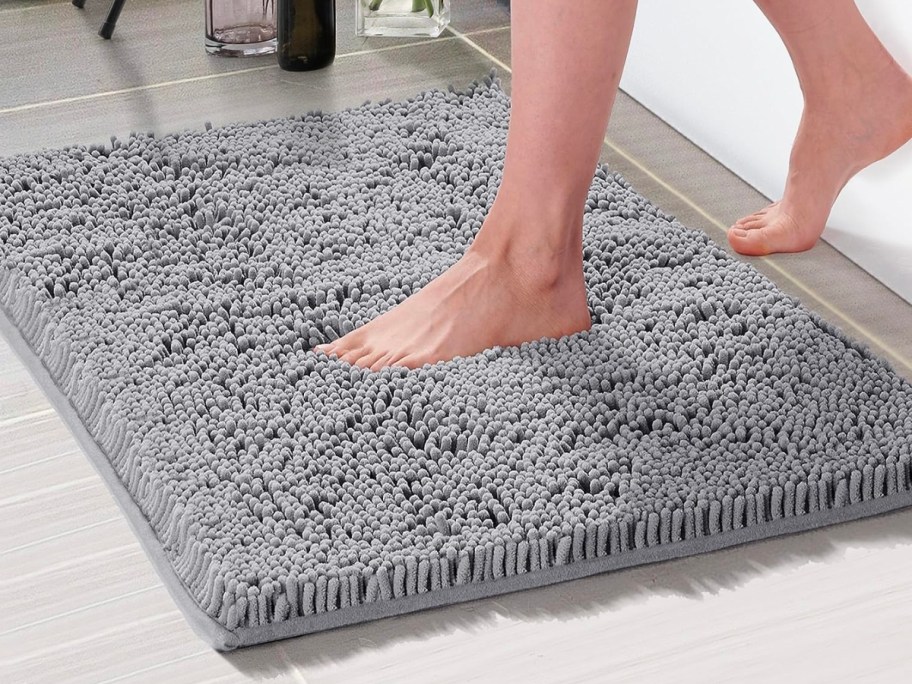 Deconovo Plush Chenille 17" x 24" Bath Mat in Light Grey