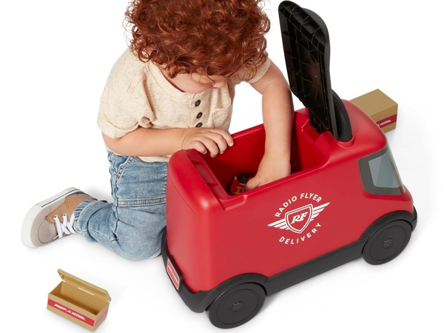 Radio Flyer Delivery Van Ride On Toy 