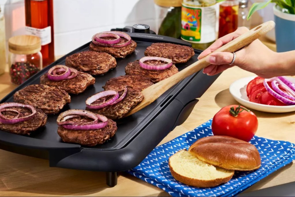 making burgers on electric griddle