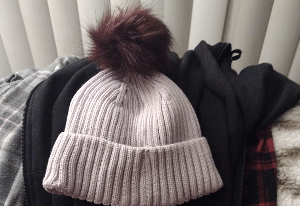 pom pom beanie