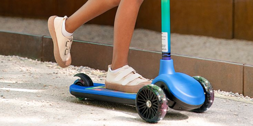 Crayola Kids Customizable 3-Wheel Kick Scooter Just $24.50 on Kohls.com (Regularly $49)