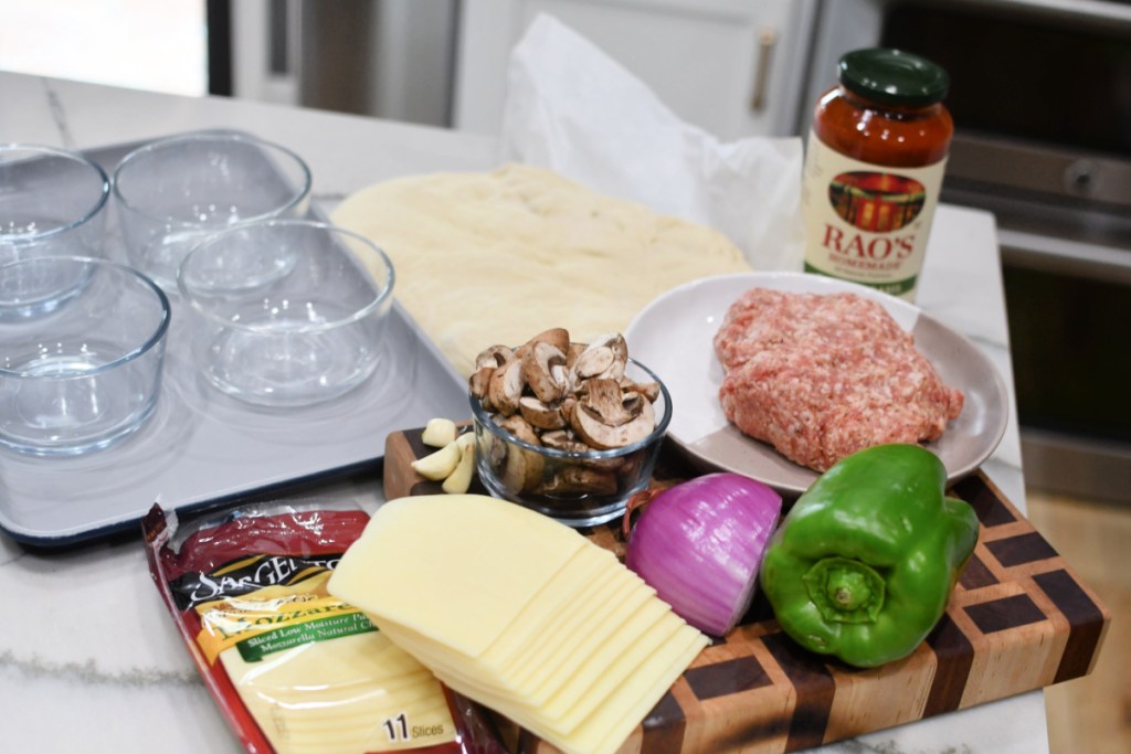 ingredients to make pizza pot pie