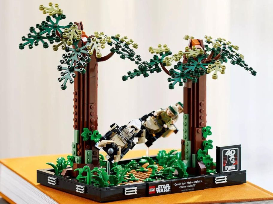 LEGO Star Wars Endor Speeder Chase Diorama