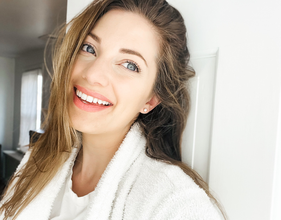 woman wearing toxic free makeup smiling