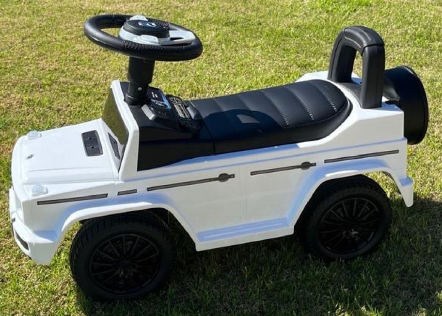 G wagon ride on with secret storage in the back