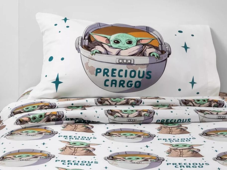 Twin Star Wars: The Mandalorian The Child Kids' Sheet Set