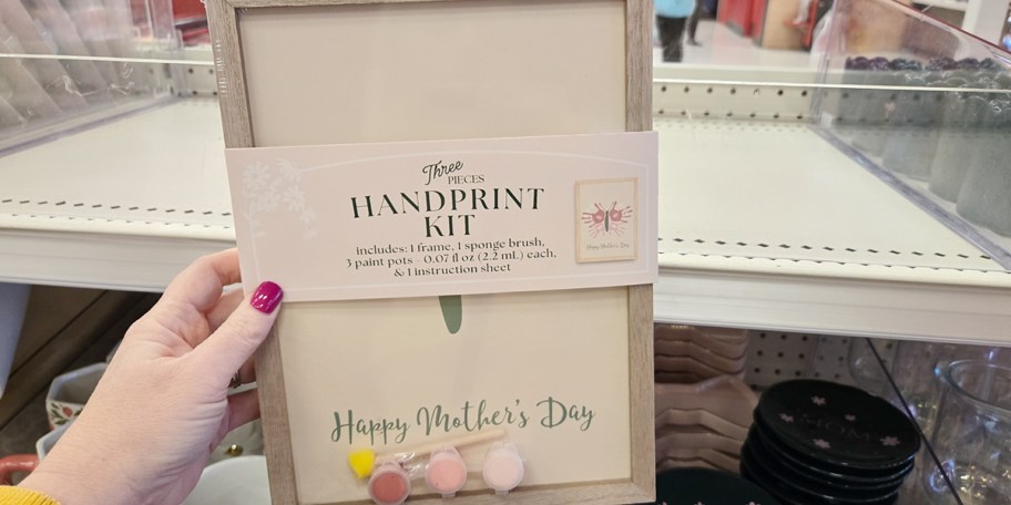 hand holding handprint kit 