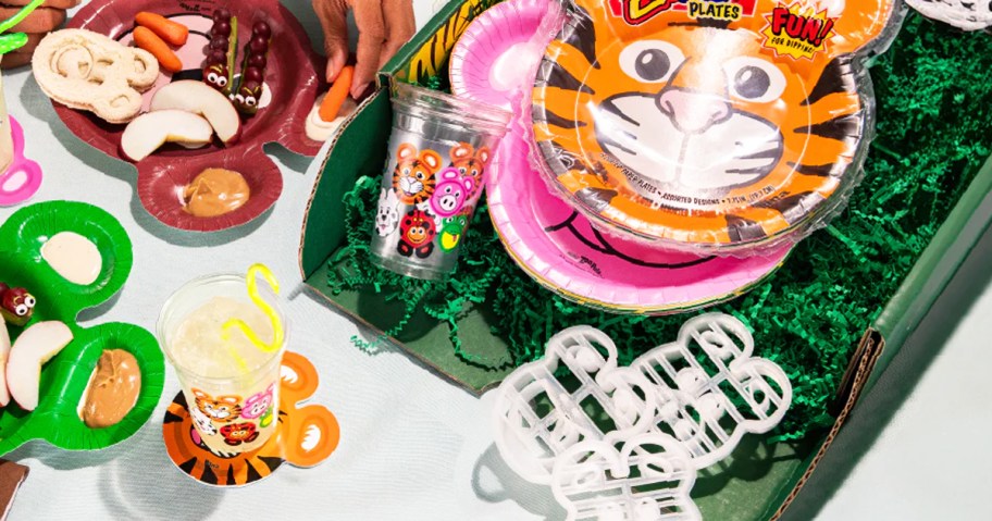 zoo pals plates, cups, coasters, and sandwich cutters