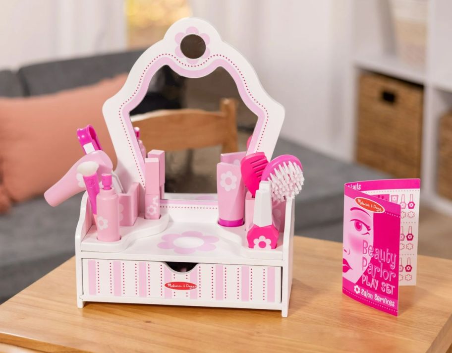  a melissa & doug vanity set