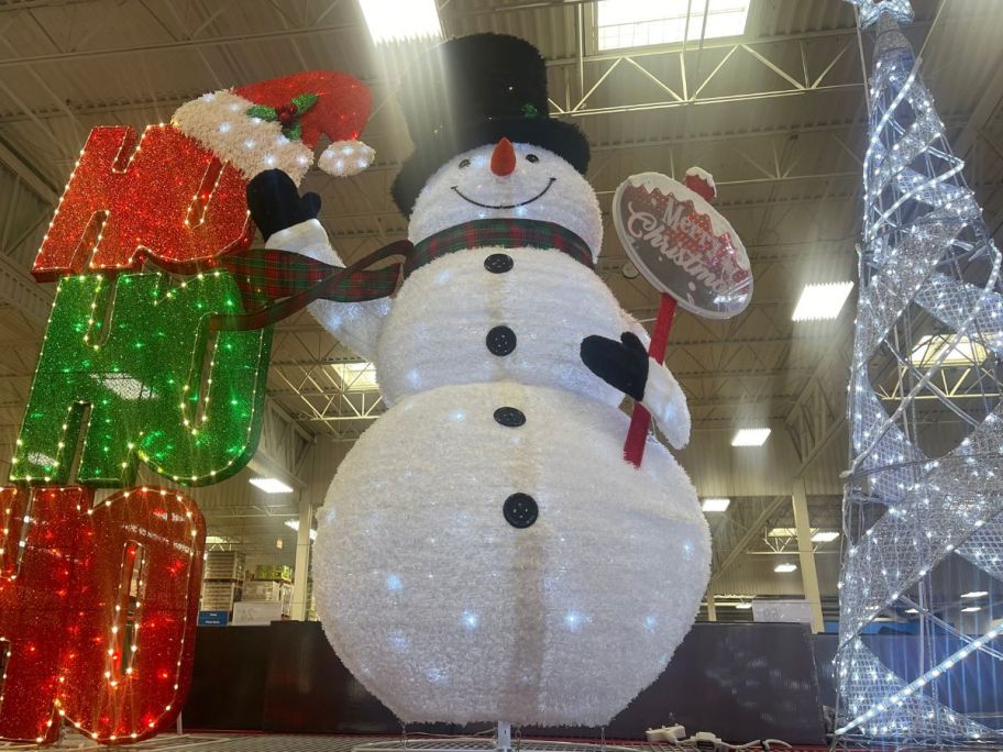 Member's Mark 6' Pre-Lit Pop-Up Twinkling Snowman in store