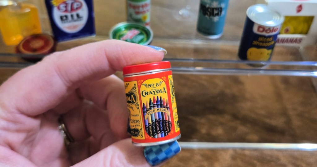 little canister of crayola crayons