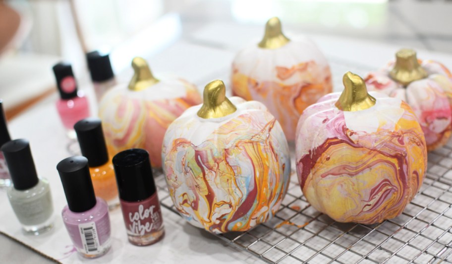 diy marbled pumpkins drying