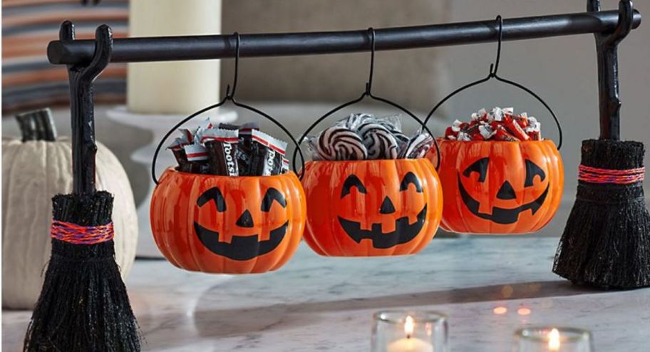 pumpkin serving baskets displayed on top of the table