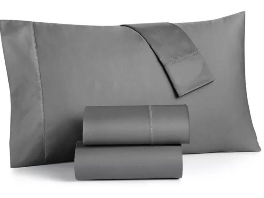 Charter Club Solid 550 Thread Count 100% Cotton 3-Piece Sheet Set stock image