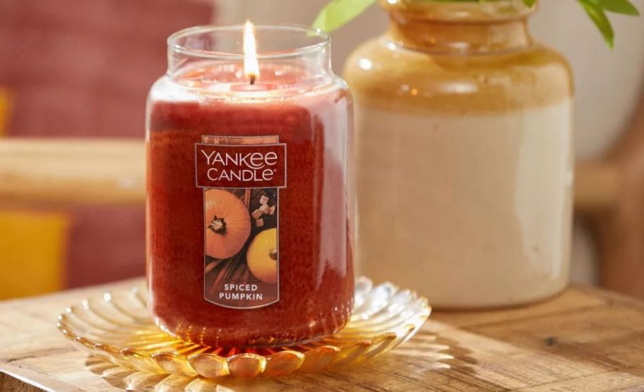 a yankee pumpkin spice candle