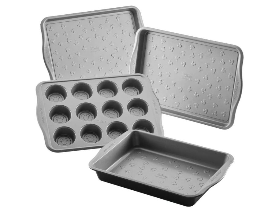 Farberware Disney Bake w/ Mickey Mouse 4-Piece Set stock image