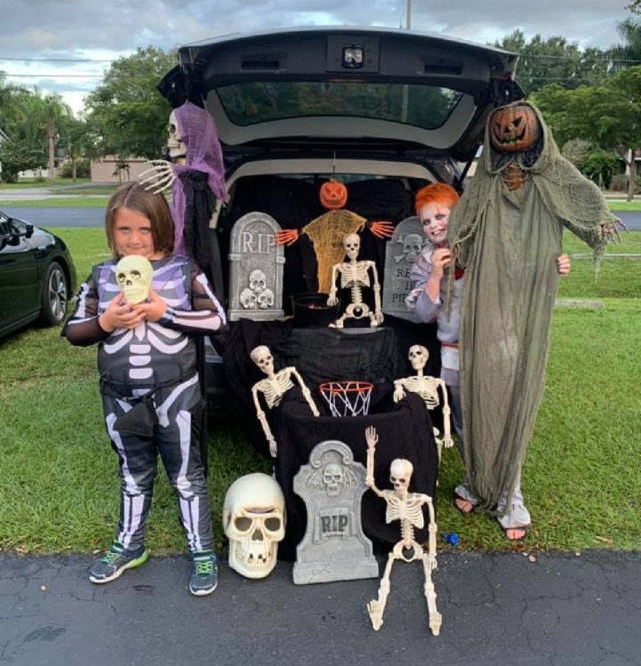 Trunk or Treat Display with Halloween Items from Hip2Save team member, Liz