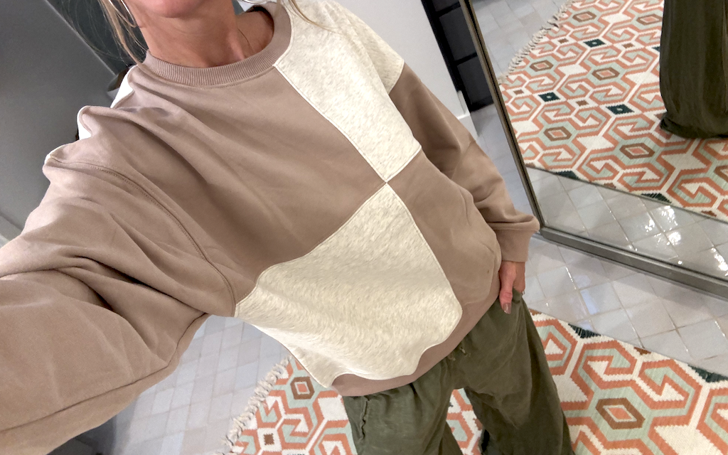 Color block pullover 
