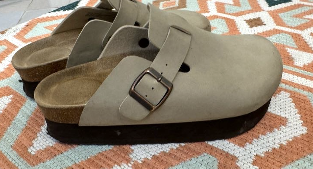 Cushionaire platform clogs 