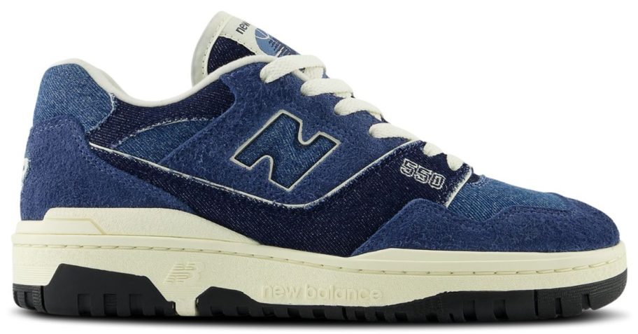 New Balance Women's 550 Shoes stock image