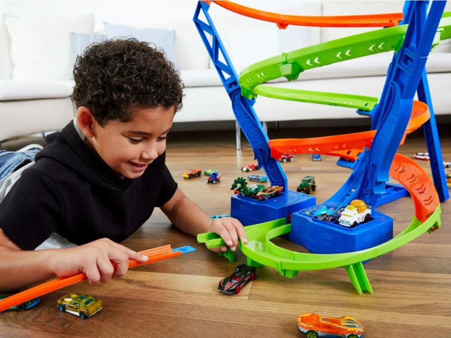 Hot Wheels Action Spiral Speed Crash Track Set