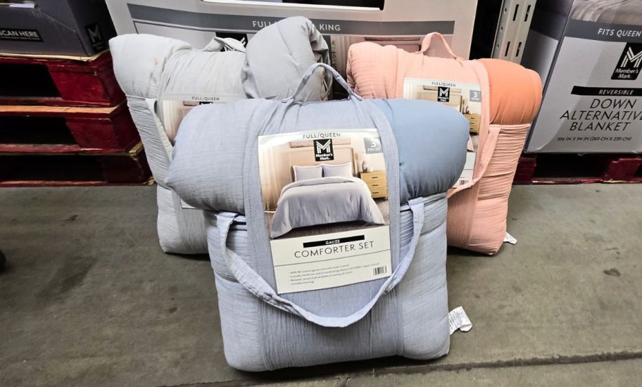 3 gauge comforter sets in 3 different colors