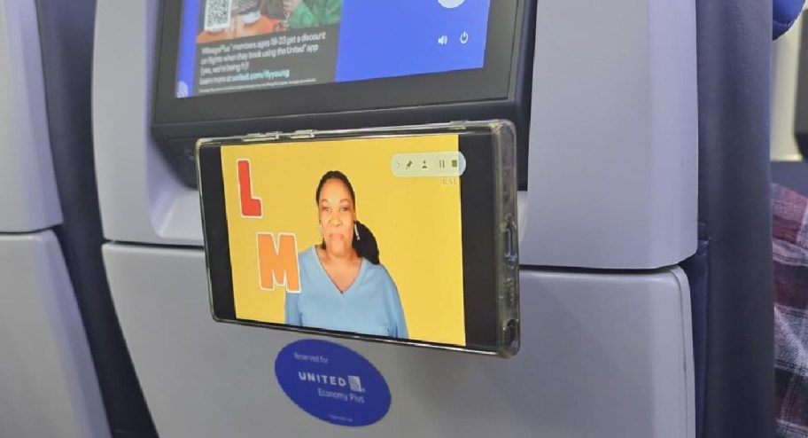 LISEN-Airplane-Phone-Holder-displayed-on-an-airplane