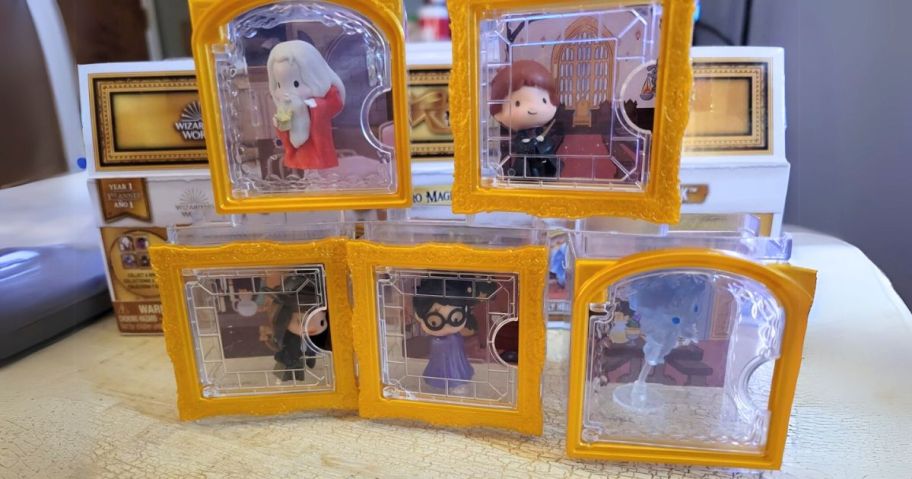 Wizarding World of Harry Potter Set - Hogwarts Pack on display