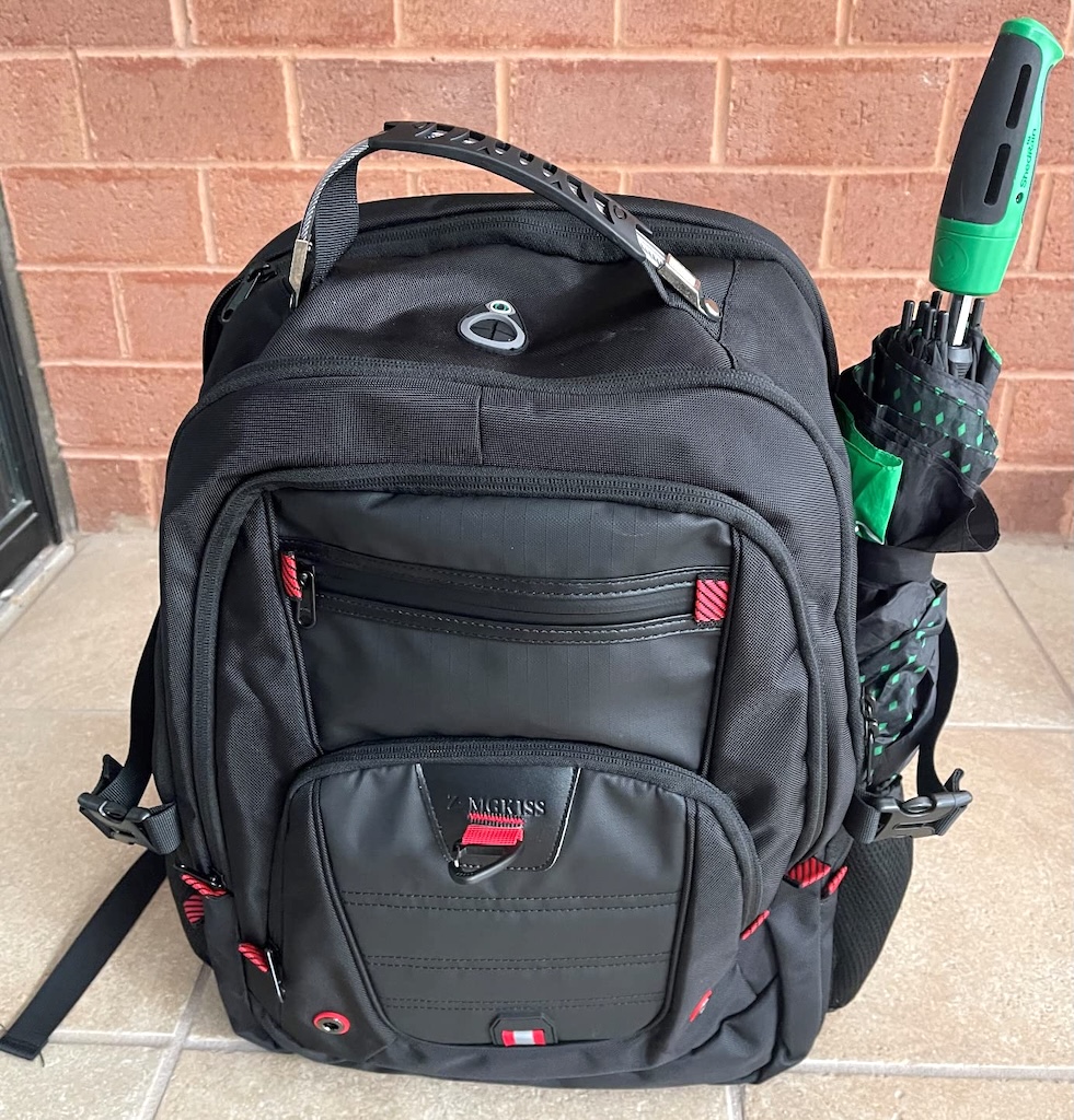 black backpack 