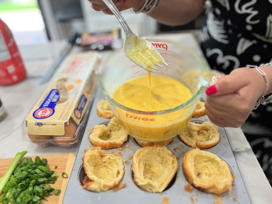 mixing eggs and heavy whipping cream (1)