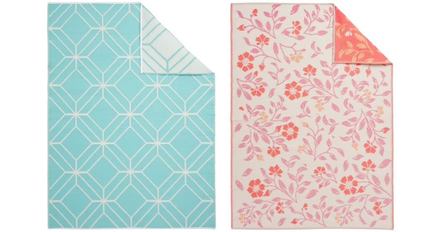 2 outdoor rugs