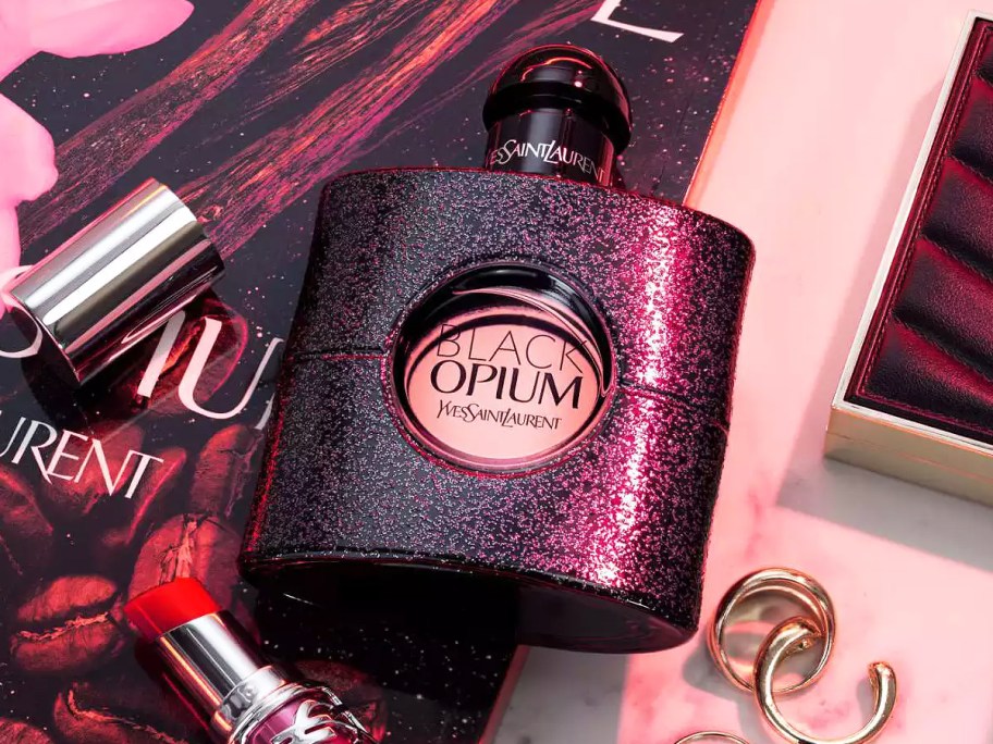 black bottle of Yves Saint Laurent Black Opium Le Parfum