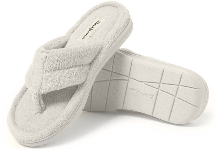 white dearfoam slippers 