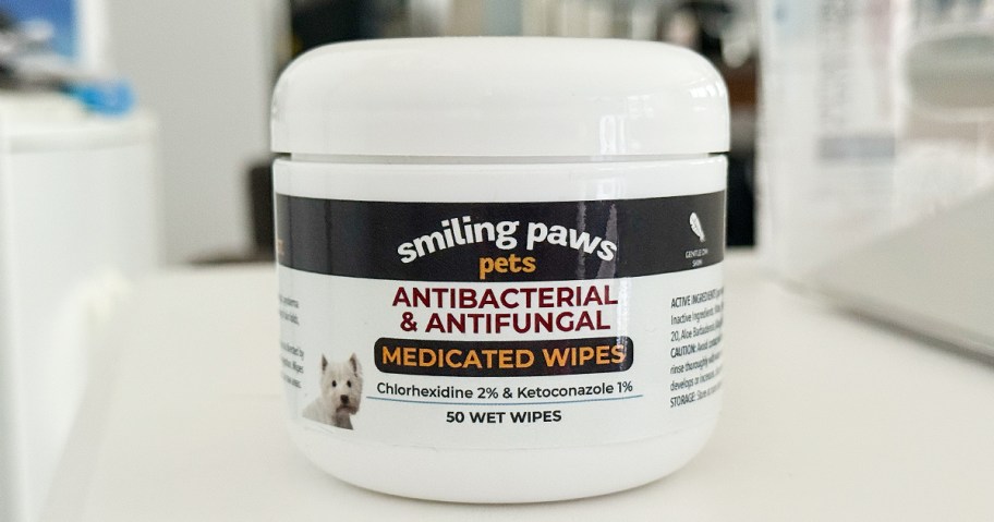 jar of antibacterial medicated pet wipes