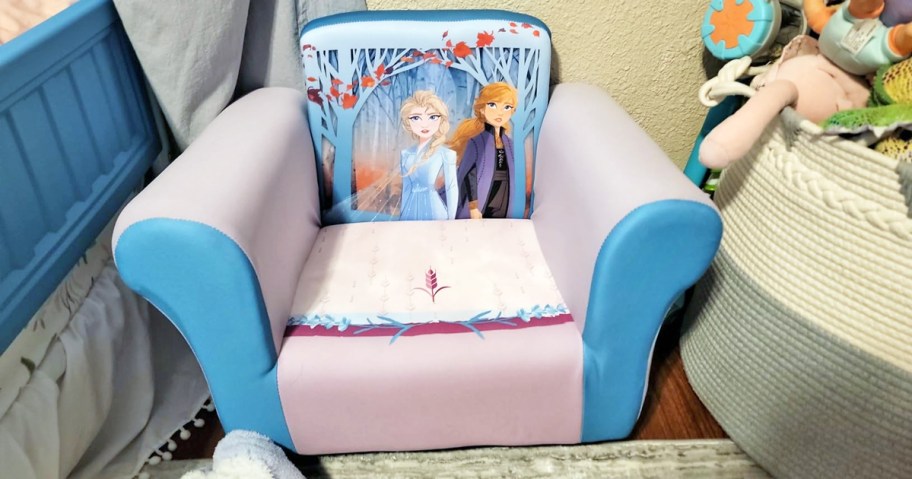 frozen themed kids chair in kids room