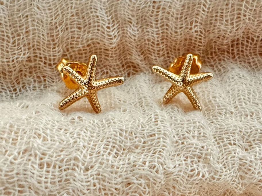 gold starfish earrings