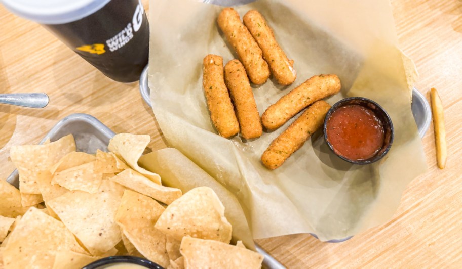 nachos and cheese sticks with marinara