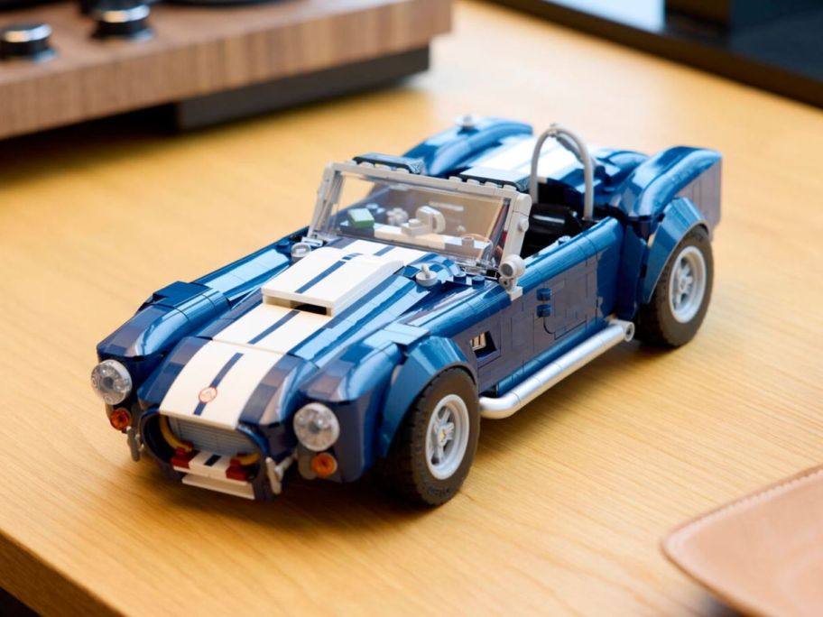 LEGO Shelby Cobra 428 S/C on table