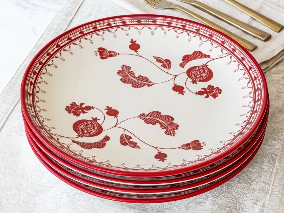 Sofia Home Red 4-Piece Round Stoneware Dinner Plates stacked on table
