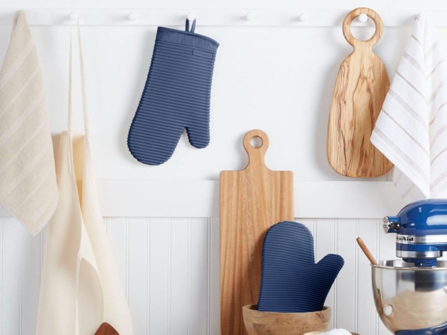 two blue oven mitts