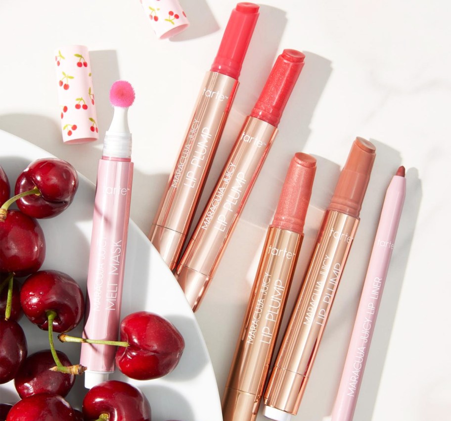 6 tarte Maracuja Juicy Lip items near a plate with cherries